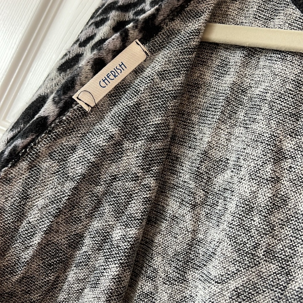 Open Back Sweater - Picture 3 of 4